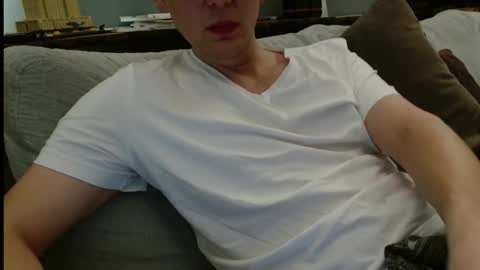 Snapshot of youboyvie chatting on March 1, 4:37 am Rob online show from March 1, 4:37 am