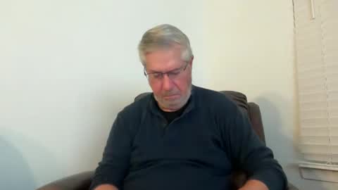 Snapshot of yougogirl_3 chatting on January 11, 12:40 pm Colorado Guy Straight online show from January 11, 12:40 pm
