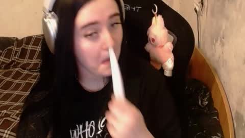 your_8a8y online show from September 15, 2:28 pm