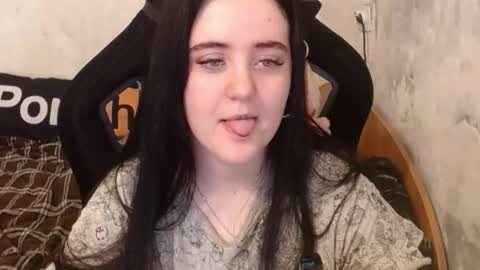 your_8a8y online show from October 20, 8:37 am