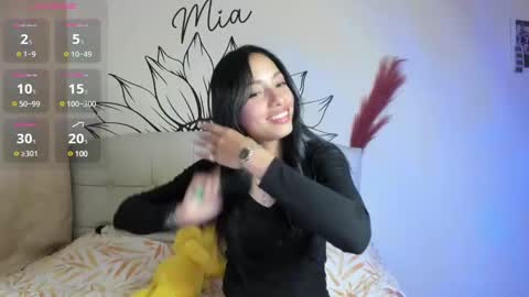 Snapshot of your_beck chatting on February 8, 4:03 am mia3 online show from February 8, 4:03 am