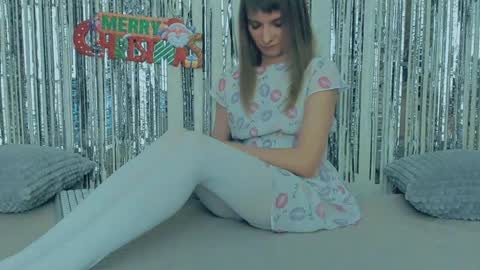 Lily online show from December 28, 2:10 pm