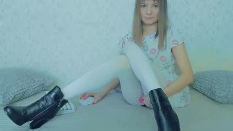 Lily online show from February 9, 8:11 am