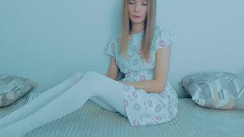 Lily online show from October 16, 4:13 am