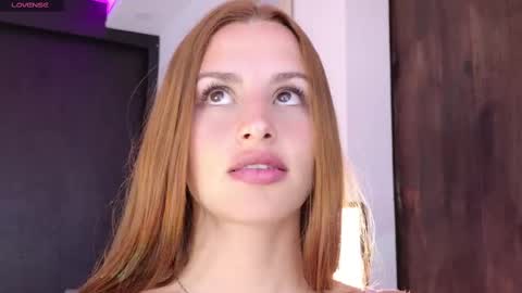 Snapshot of your_dream1217 chatting on February 19, 12:14 am Valery online show from February 19, 12:14 am