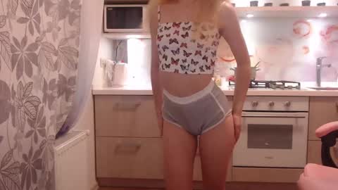 your_dream6996 online show from December 27, 11:42 pm