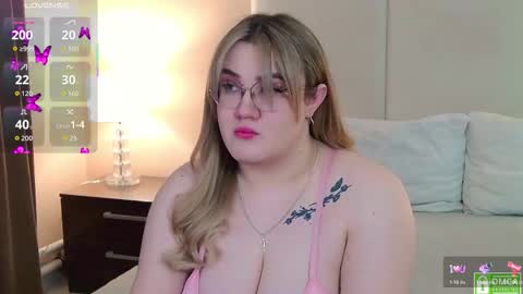 Snapshot of your_dream_nancy chatting on September 17, 1:02 pm Nancy online show from September 17, 1:02 pm