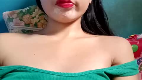 Snapshot of your_fantasy5 chatting on December 11, 1:15 am your_fantasy5 online show from December 11, 1:15 am