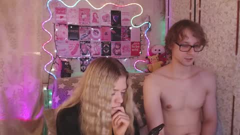 Snapshot of your_horny_friends chatting on November 17, 9:04 am Your Horny Friends online show from November 17, 9:04 am