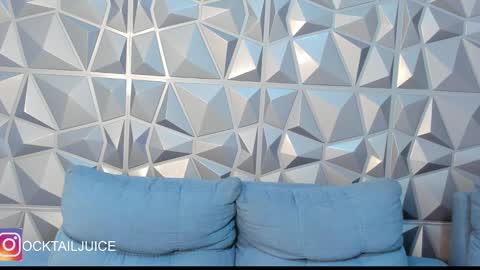 Snapshot of your_juice_ocktail chatting on September 22, 7:05 pm your_juice_ocktail online show from September 22, 7:05 pm