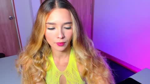 Snapshot of your_little_ chatting on January 8, 1:52 pm your_little_ online show from January 8, 1:52 pm