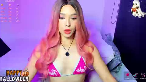 Snapshot of your_little_ chatting on October 21, 10:27 am your_little_ online show from October 21, 10:27 am