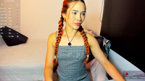 Snapshot of your_little_ chatting on November 10, 10:36 am your_little_ online show from November 10, 10:36 am