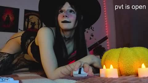 Eva online show from October 31, 11:28 pm