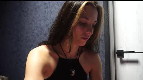 Meri  online show from November 25, 9:04 pm