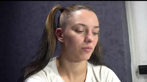 Meri  online show from December 3, 9:24 pm