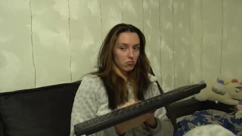 Meri  online show from January 18, 9:18 pm