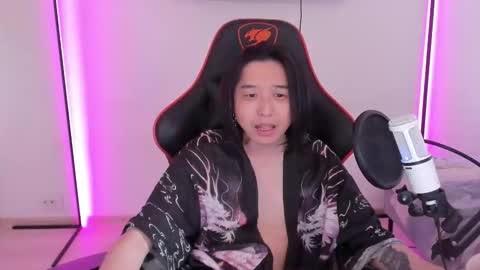 Snapshot of your_little_twink chatting on October 3, 11:18 am Han online show from October 3, 11:18 am