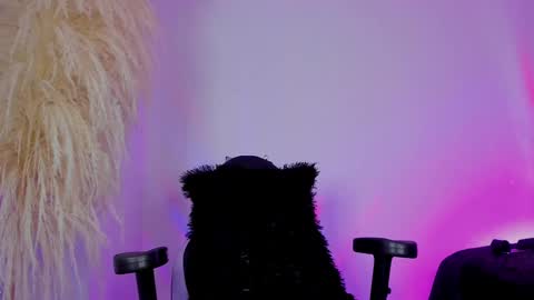 Cami independent model online show from February 13, 1:59 pm