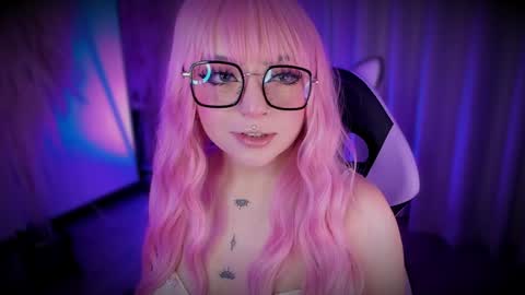 Cami independent model online show from June 2, 6:37 am