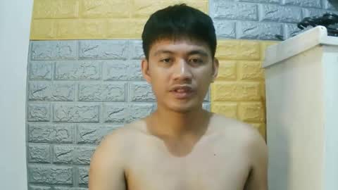 Snapshot of your_love_miaka chatting on December 3, 6:32 am your_love_miaka online show from December 3, 6:32 am