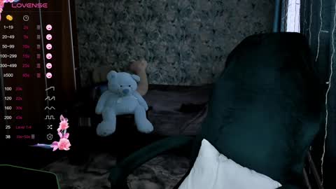 Snapshot of your_small_bunny chatting on December 4, 6:22 am Molly online show from December 4, 6:22 am