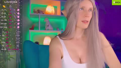 Snapshot of your_spring chatting on October 10, 1:48 am your_spring online show from October 10, 1:48 am