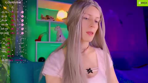 Snapshot of your_spring chatting on October 31, 12:22 am your_spring online show from October 31, 12:22 am