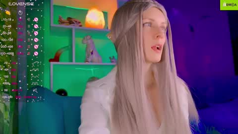 Snapshot of your_spring chatting on November 3, 12:02 am your_spring online show from November 3, 12:02 am