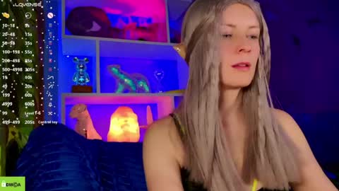 your_spring online show from April 19, 11:53 am