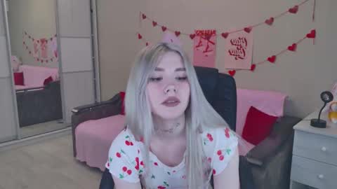 Snapshot of your_tender_doll chatting on December 21, 11:17 am Alice online show from December 21, 11:17 am