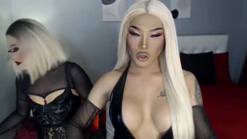 Snapshot of your_truly_goddess143 chatting on November 28, 10:34 pm TRICXIEBELLE online show from November 28, 10:34 pm