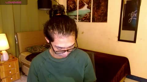 Snapshot of yourasiancarl chatting on December 16, 12:32 pm yourasiancarl online show from December 16, 12:32 pm