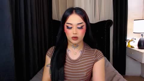 kim online show from December 19, 2:07 am