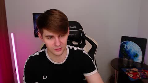 Snapshot of yourbilly chatting on December 15, 4:51 am Billy online show from December 15, 4:51 am