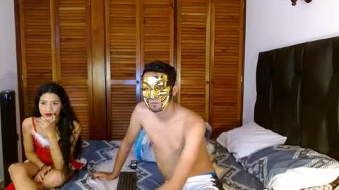 Snapshot of yourcouplehot chatting on December 17, 8:09 am yourcouplehot online show from December 17, 8:09 am