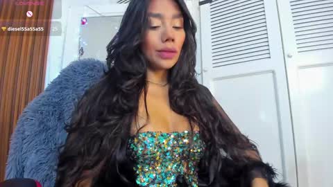 Snapshot of yourcutemolly chatting on December 21, 4:09 am Selena online show from December 21, 4:09 am