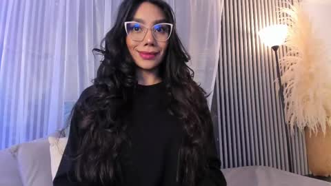 Snapshot of yourcutemolly chatting on February 26, 5:20 am Selena online show from February 26, 5:20 am
