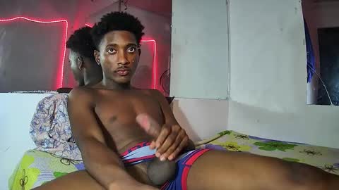 Yourdaddy2005 online show from February 26, 7:29 am