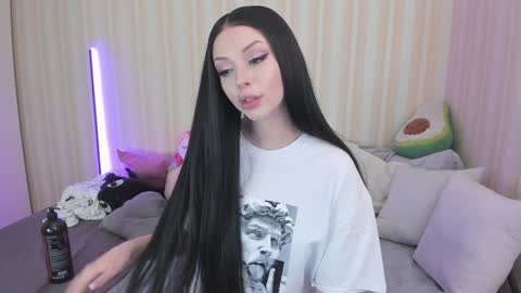 Mary online show from December 14, 11:18 am