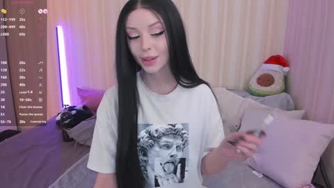 Mary online show from January 13, 8:05 am