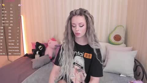 Mary online show from February 10, 8:20 am