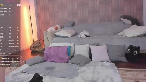 Mary online show from February 25, 12:03 pm