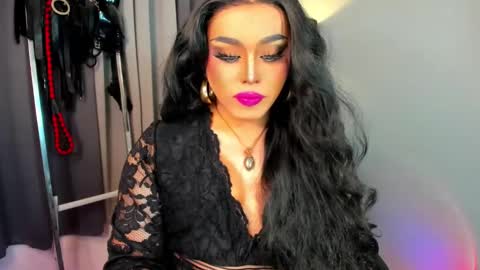 Snapshot of yourfiercemistress chatting on January 17, 11:18 pm not into STINGY and CHEAP people online show from January 17, 11:18 pm