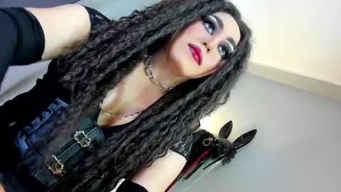 Snapshot of yourfiercemistress chatting on November 22, 1:04 am not into STINGY and CHEAP people online show from November 22, 1:04 am