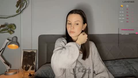 Aida online show from December 5, 3:17 pm