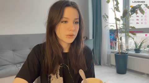 Aida online show from December 19, 5:18 am