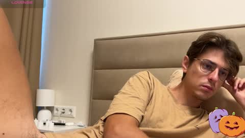 Chris online show from October 28, 7:45 am