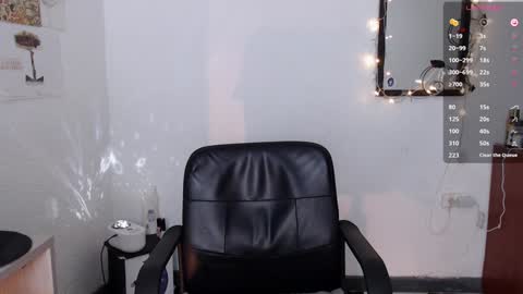 Snapshot of yourlittle_cherry chatting on January 17, 10:01 pm Cherry online show from January 17, 10:01 pm