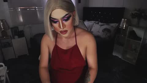 Snapshot of yourlivingonurdream chatting on January 19, 6:09 am -- online show from January 19, 6:09 am